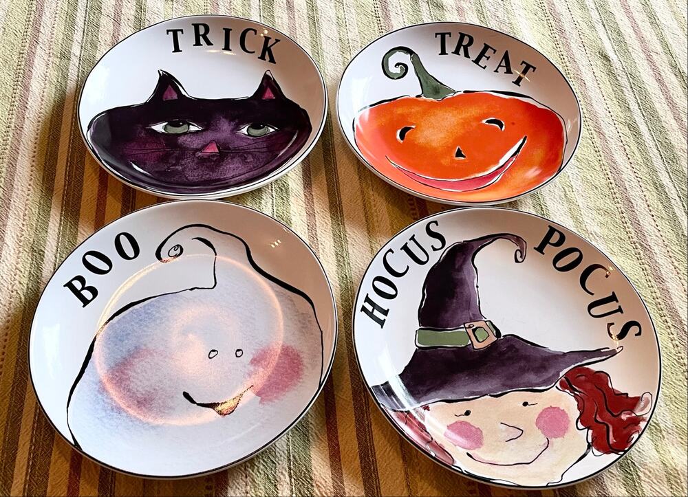 Vtg Rosanna Halloween 8” Plates Set of 4 Peek-A-Boo Retired 90s